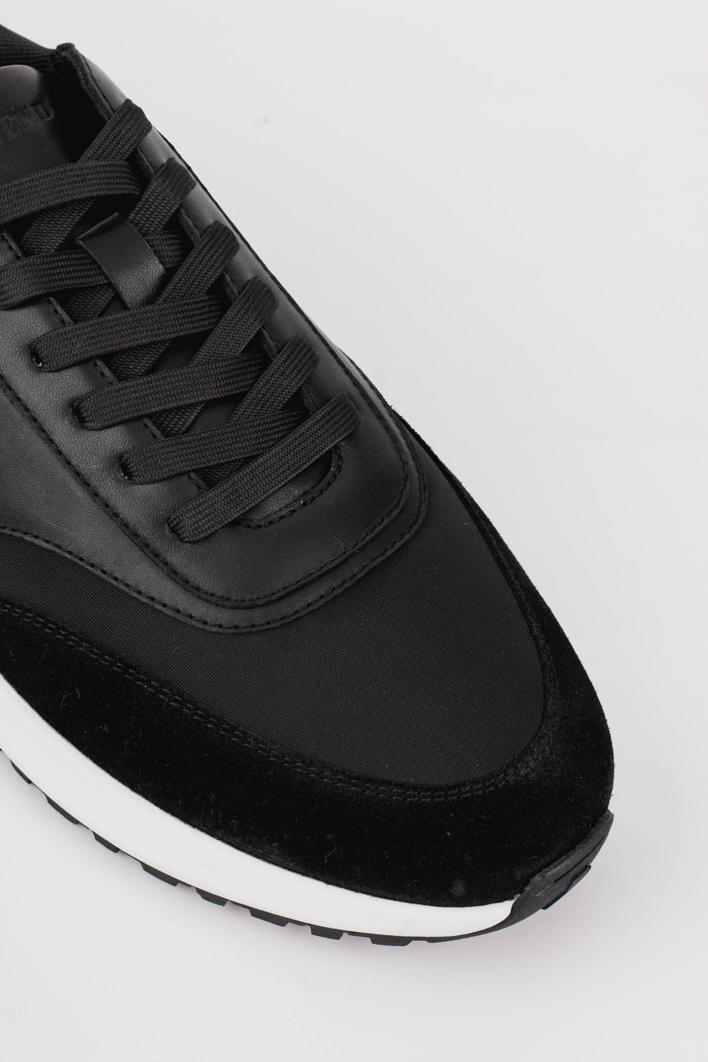 Legend London FOOTWEAR FORMA RUNNER - BLACK AND WHITE