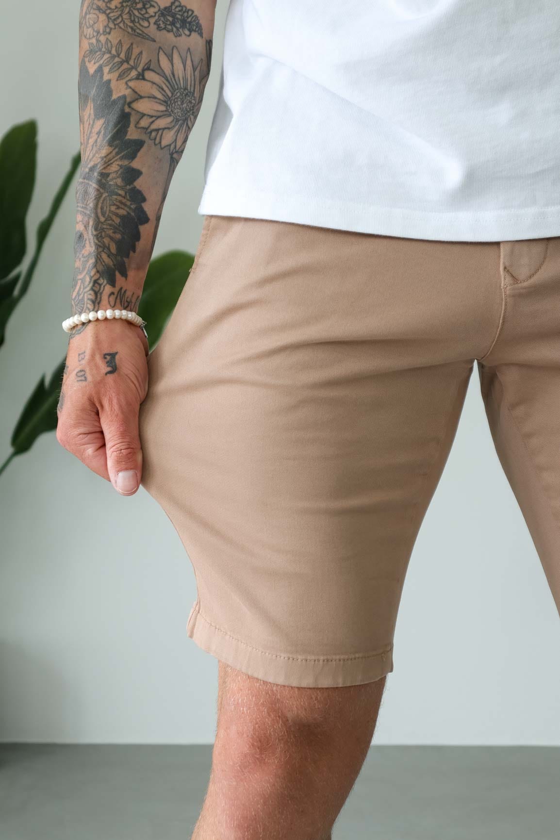 Legend London Shorts - chino SLIM CHINO SHORT - BEIGE
