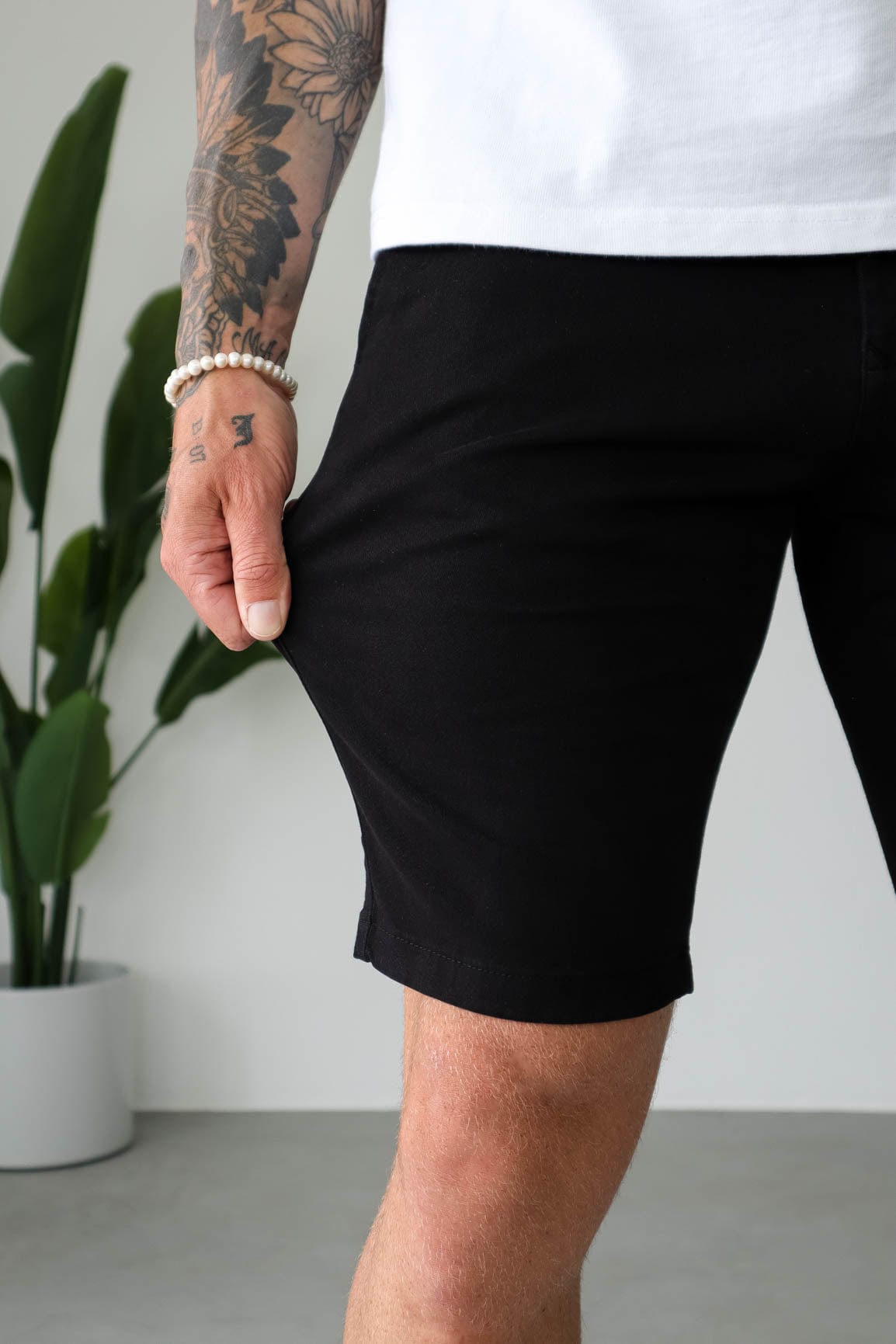 Legend London Shorts - chino SLIM CHINO SHORT - BLACK