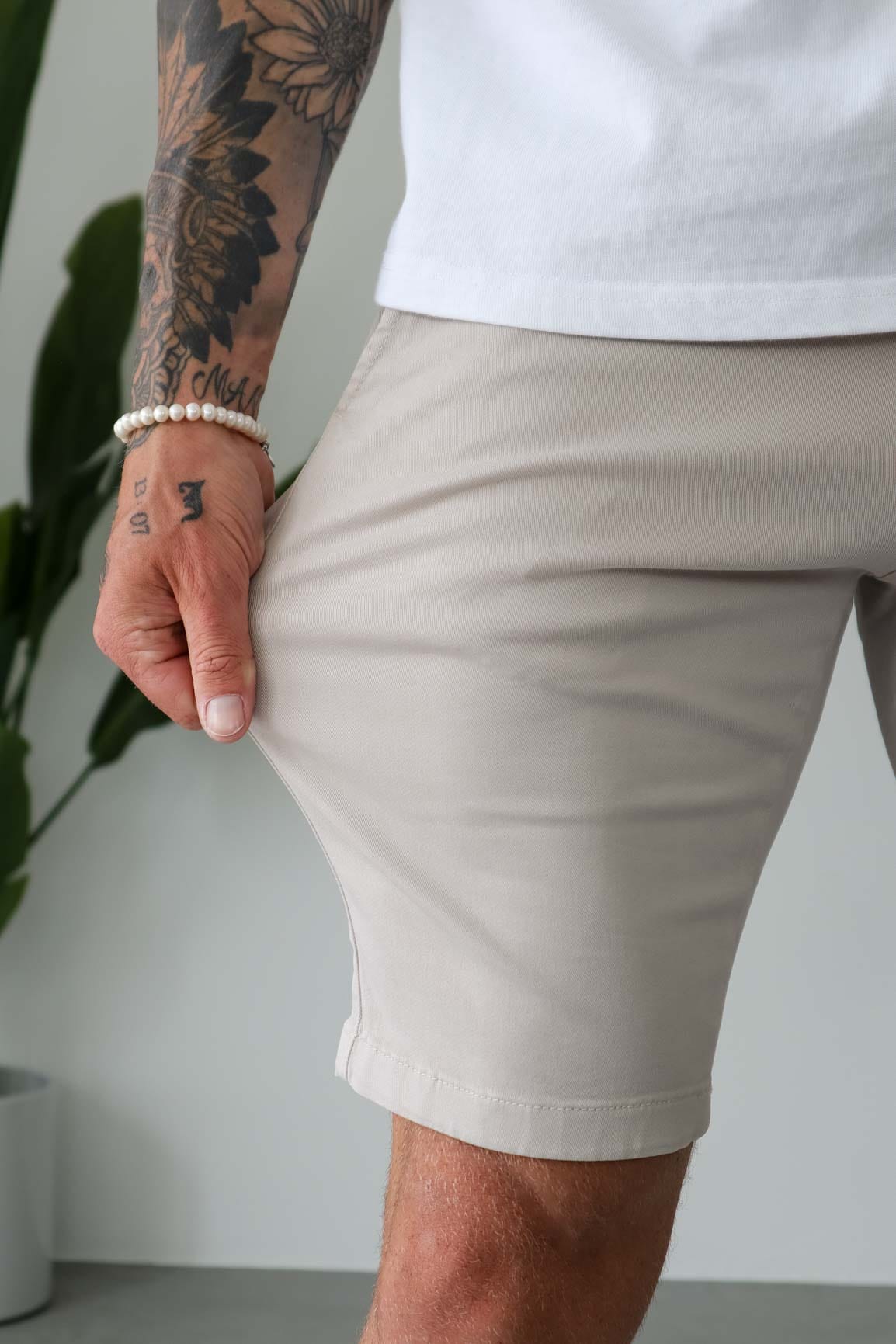 Legend London Shorts - chino SLIM CHINO SHORT - SAND