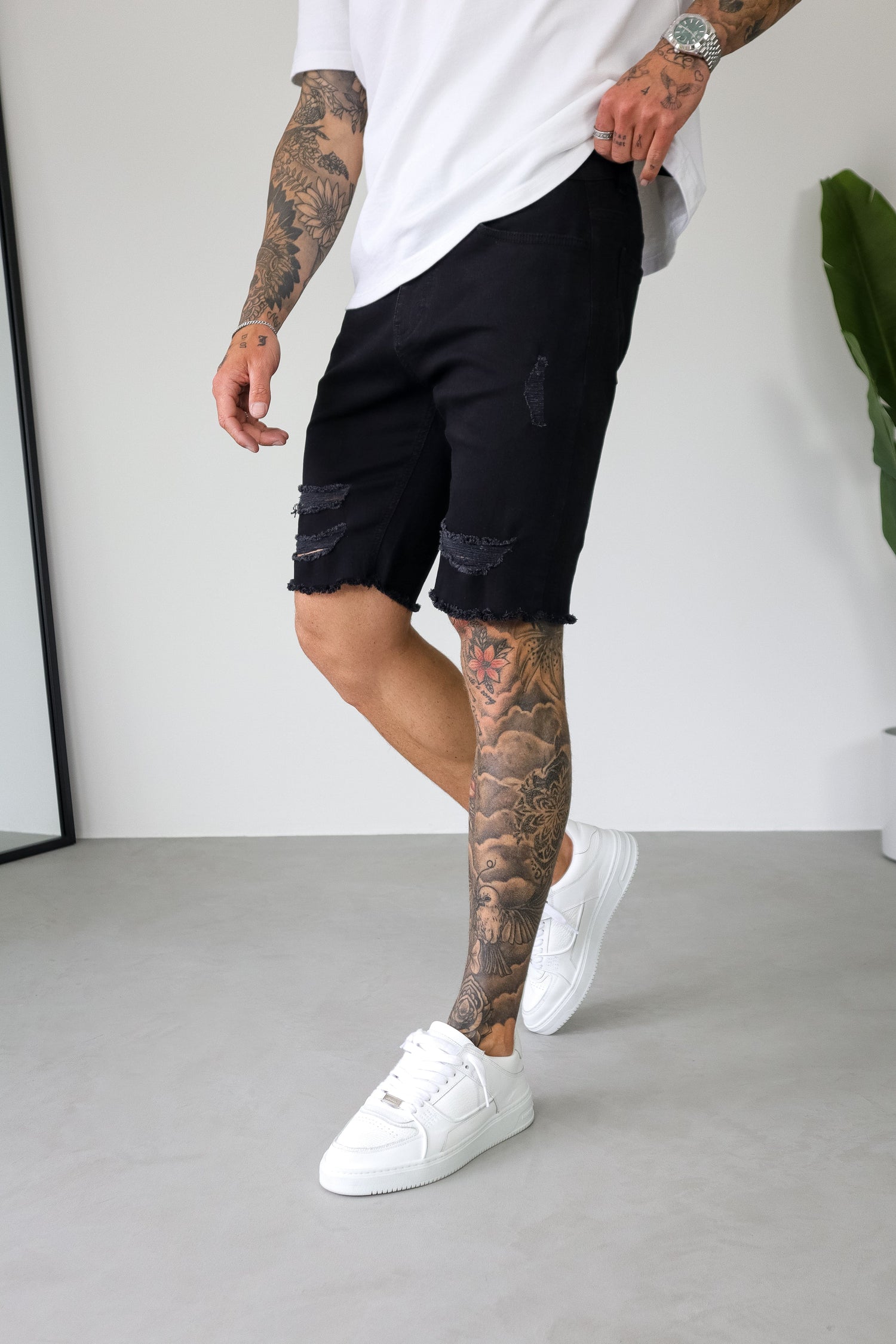 Legend London Shorts - denim SLIM DENIM SHORT - BLACK RIPPED