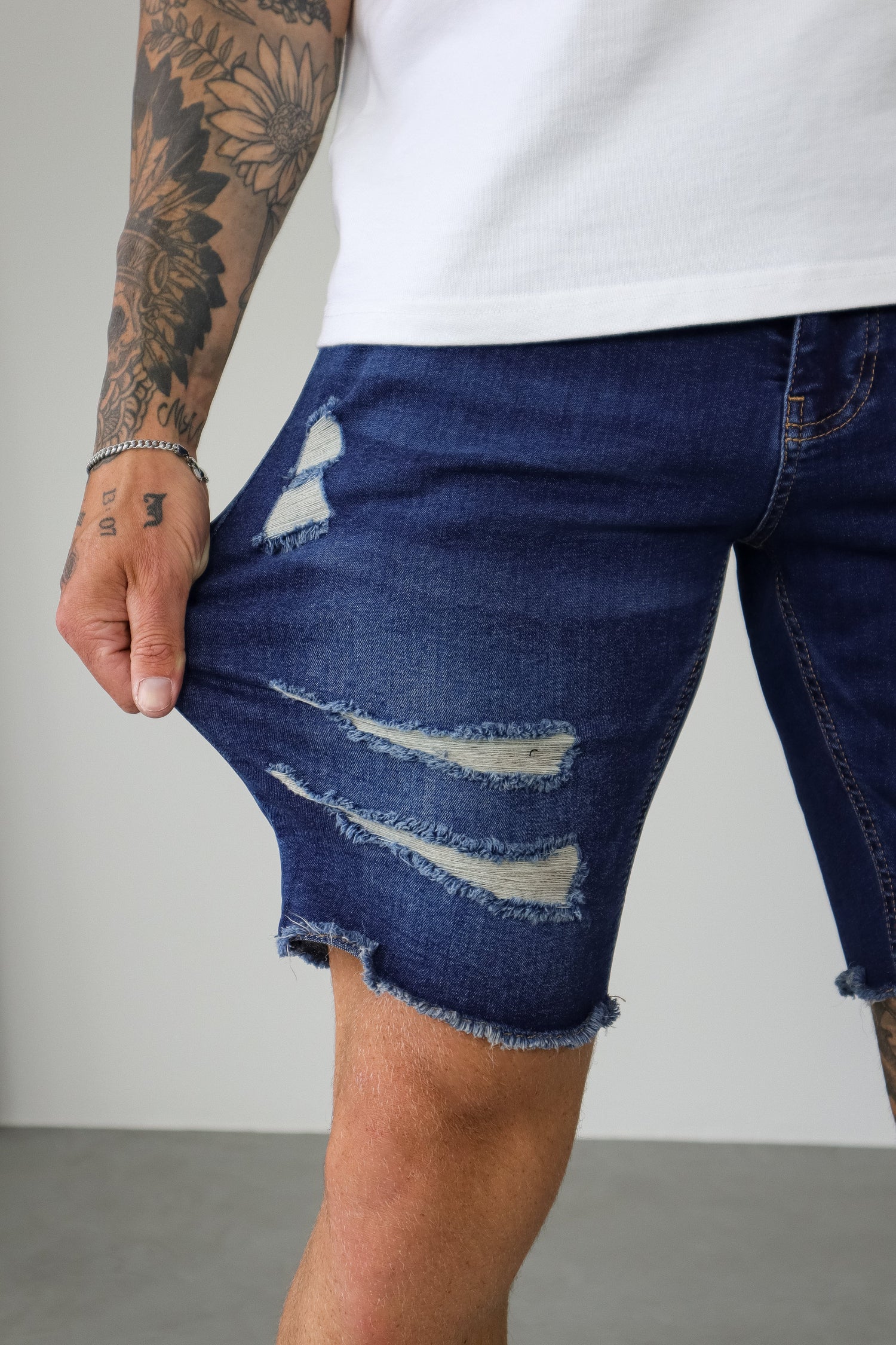 Legend London Shorts - denim SLIM DENIM SHORT - DARK BLUE RIPPED