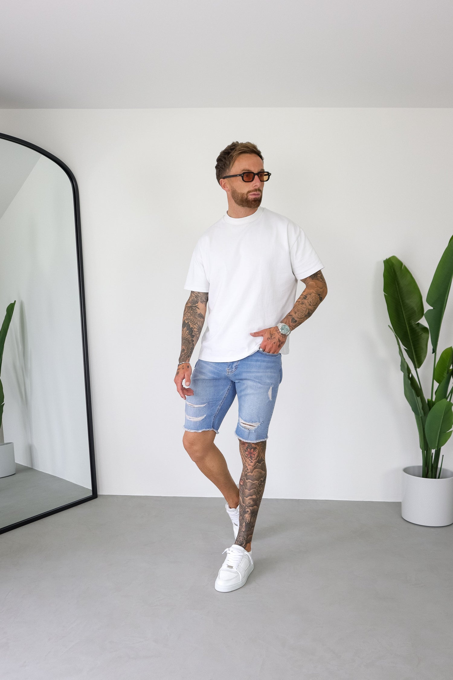 Legend London Shorts - denim SLIM DENIM SHORT - LIGHT BLUE RIPPED