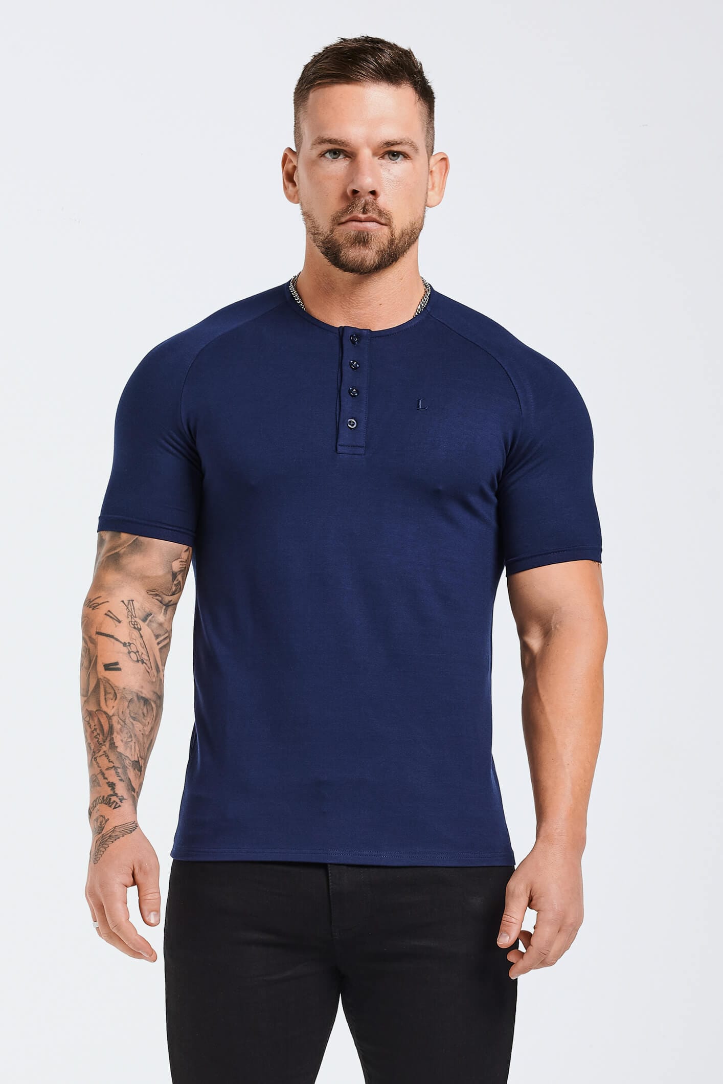 BUTTON FRONT HENLEY TOP NAVY – Legend London - Main Image
