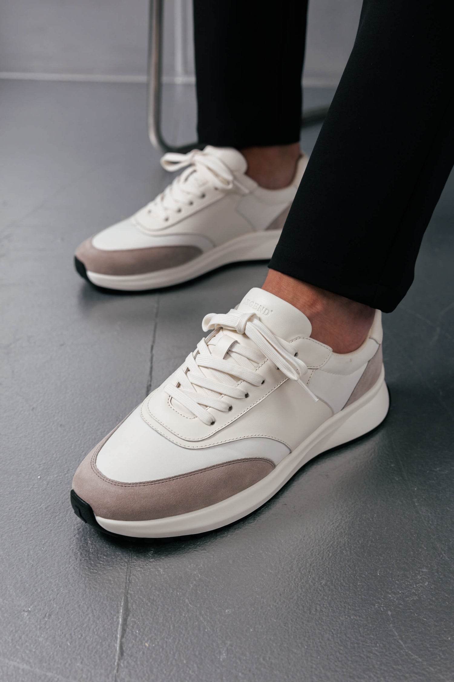 Legend London FOOTWEAR FORMA RUNNER - BEIGE AND WHITE