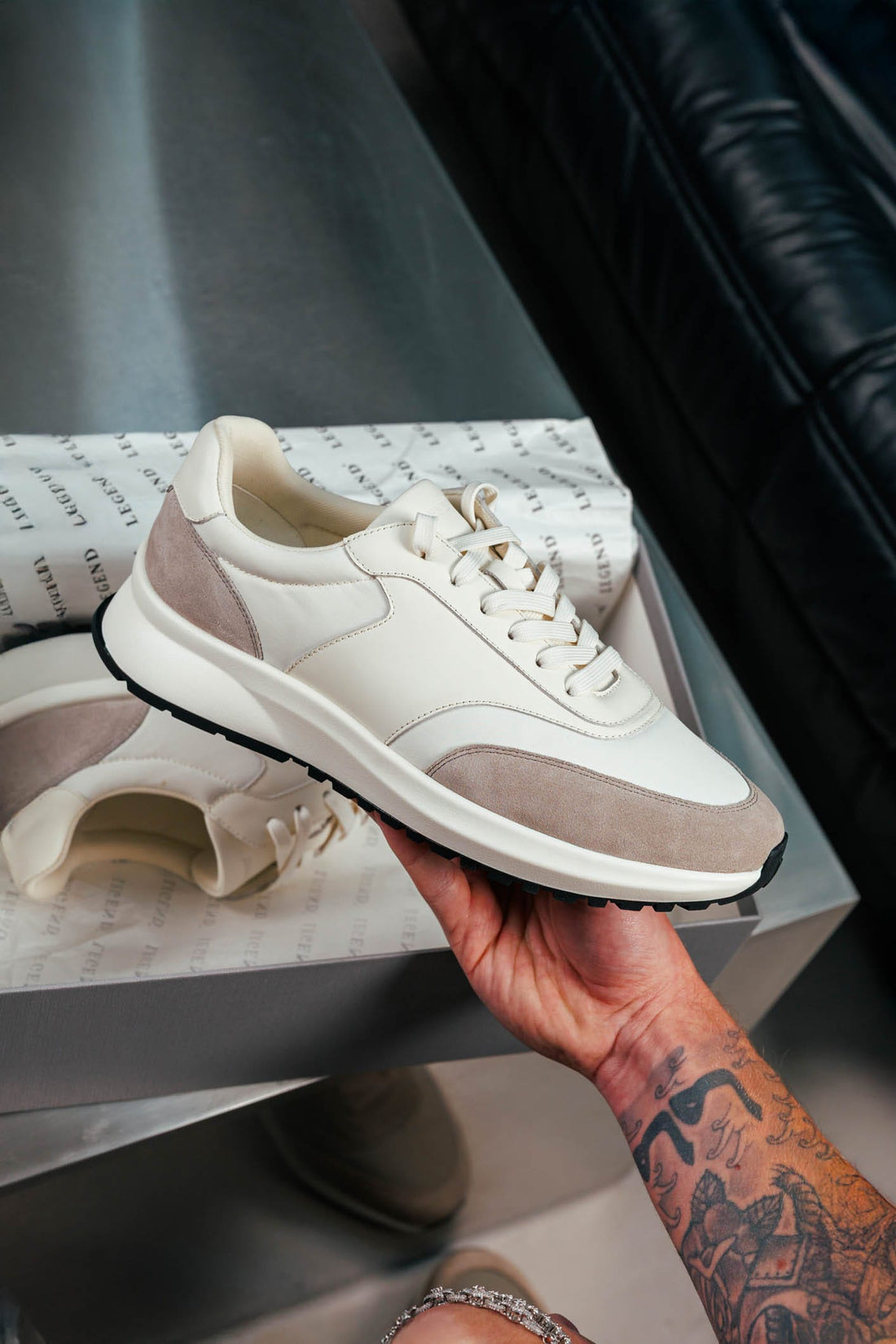 Legend London FOOTWEAR FORMA RUNNER - BEIGE AND WHITE