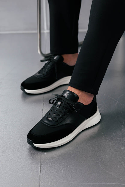Legend London FOOTWEAR FORMA RUNNER - BLACK AND WHITE