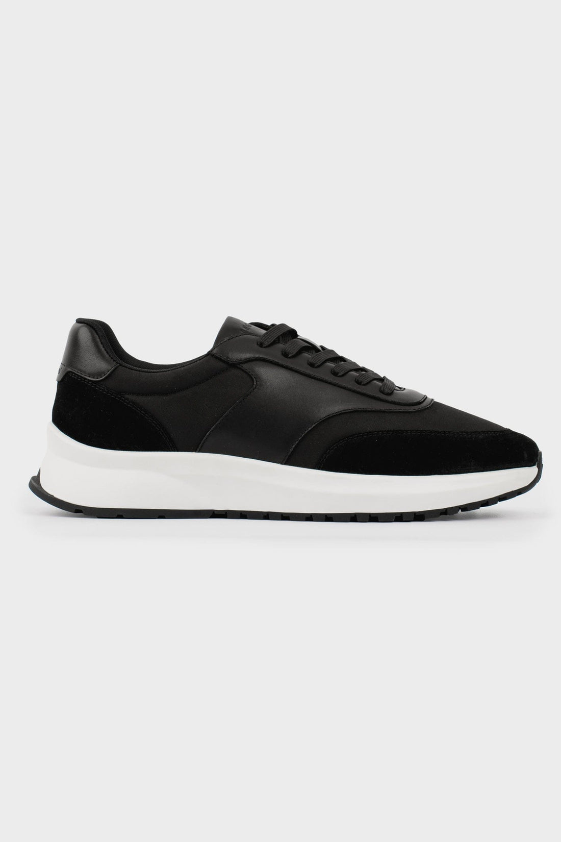 Legend London FOOTWEAR FORMA RUNNER - BLACK AND WHITE