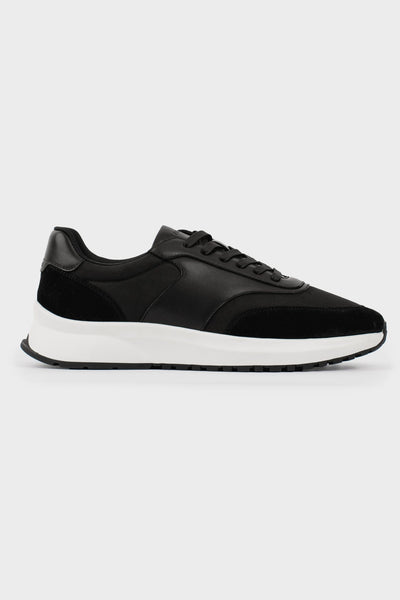 FORMA RUNNER - BLACK AND WHITE