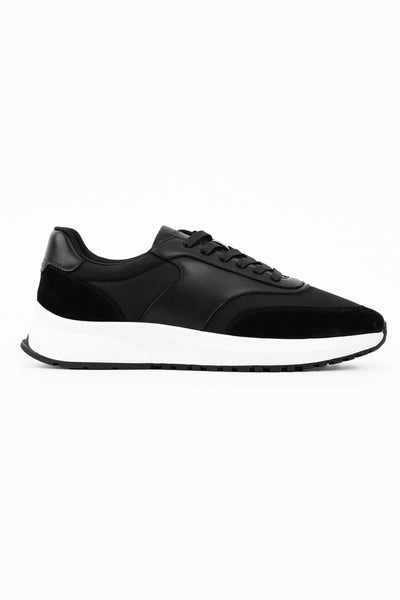 FORMA RUNNER - BLACK AND WHITE