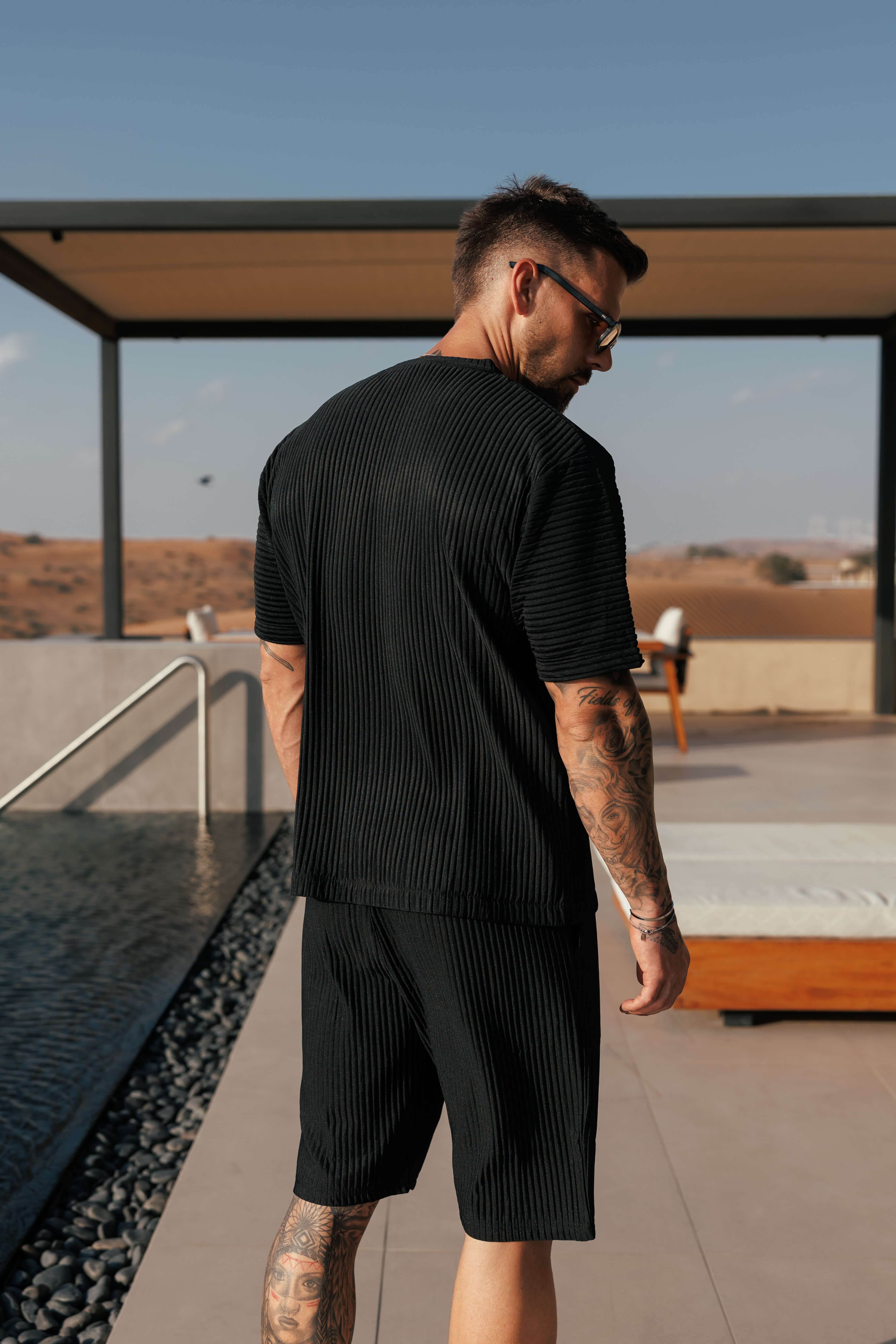 PLEATED SHORTS - BLACK – Legend London