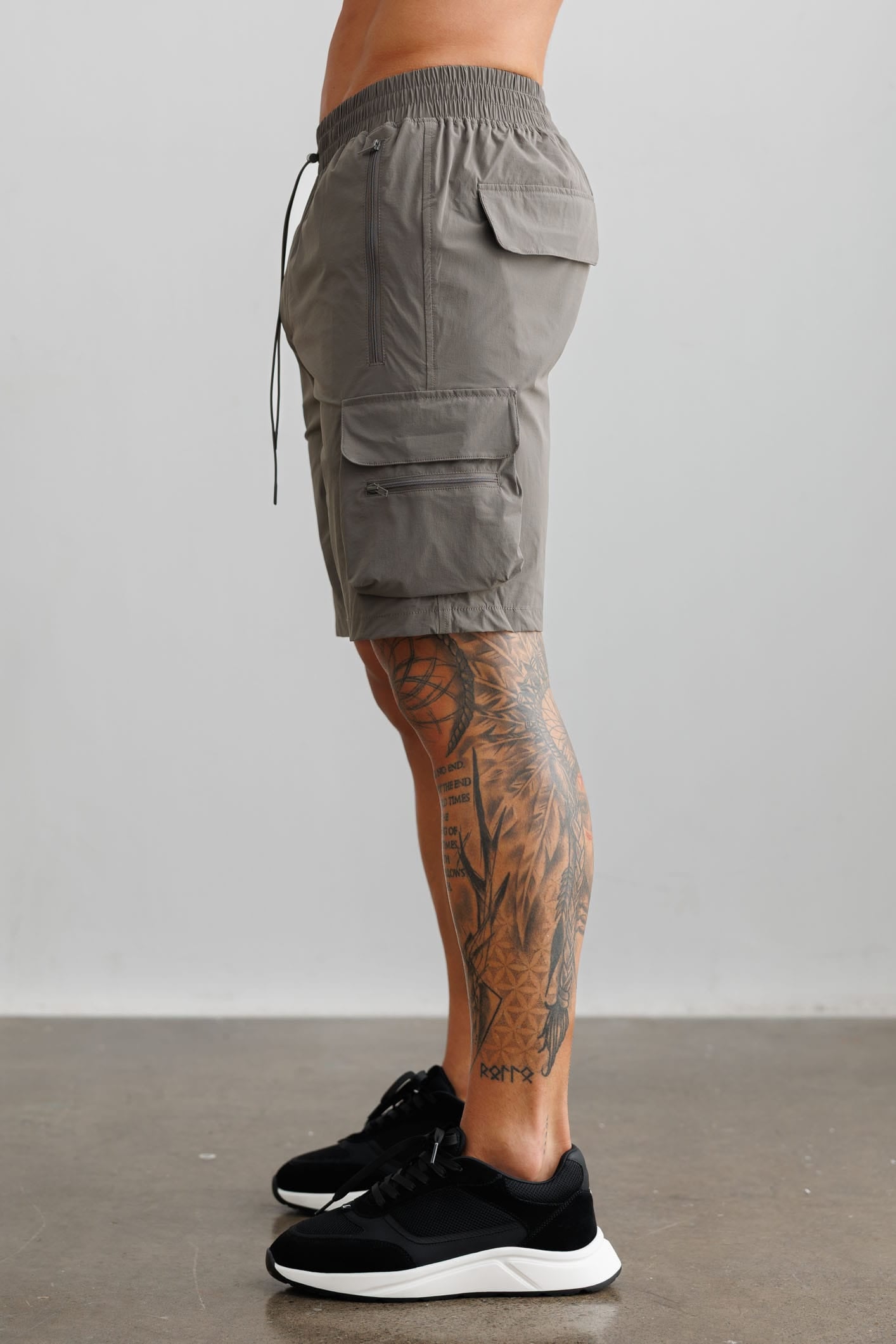 Legend London Shorts - Tech TECHNICAL CARGO SHORTS - DARK GREY