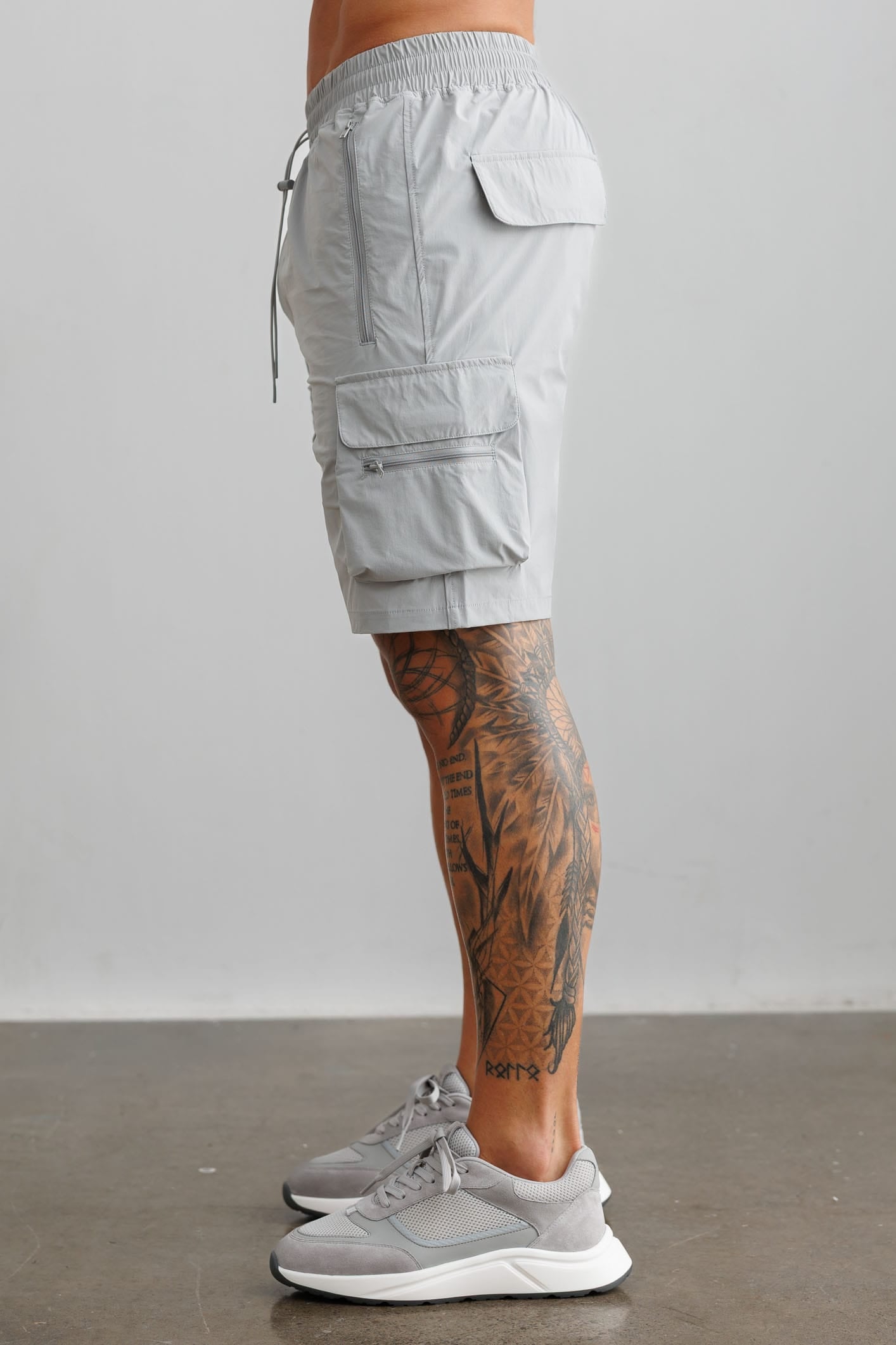 Legend London Shorts - Tech TECHNICAL CARGO SHORTS - LIGHT GREY