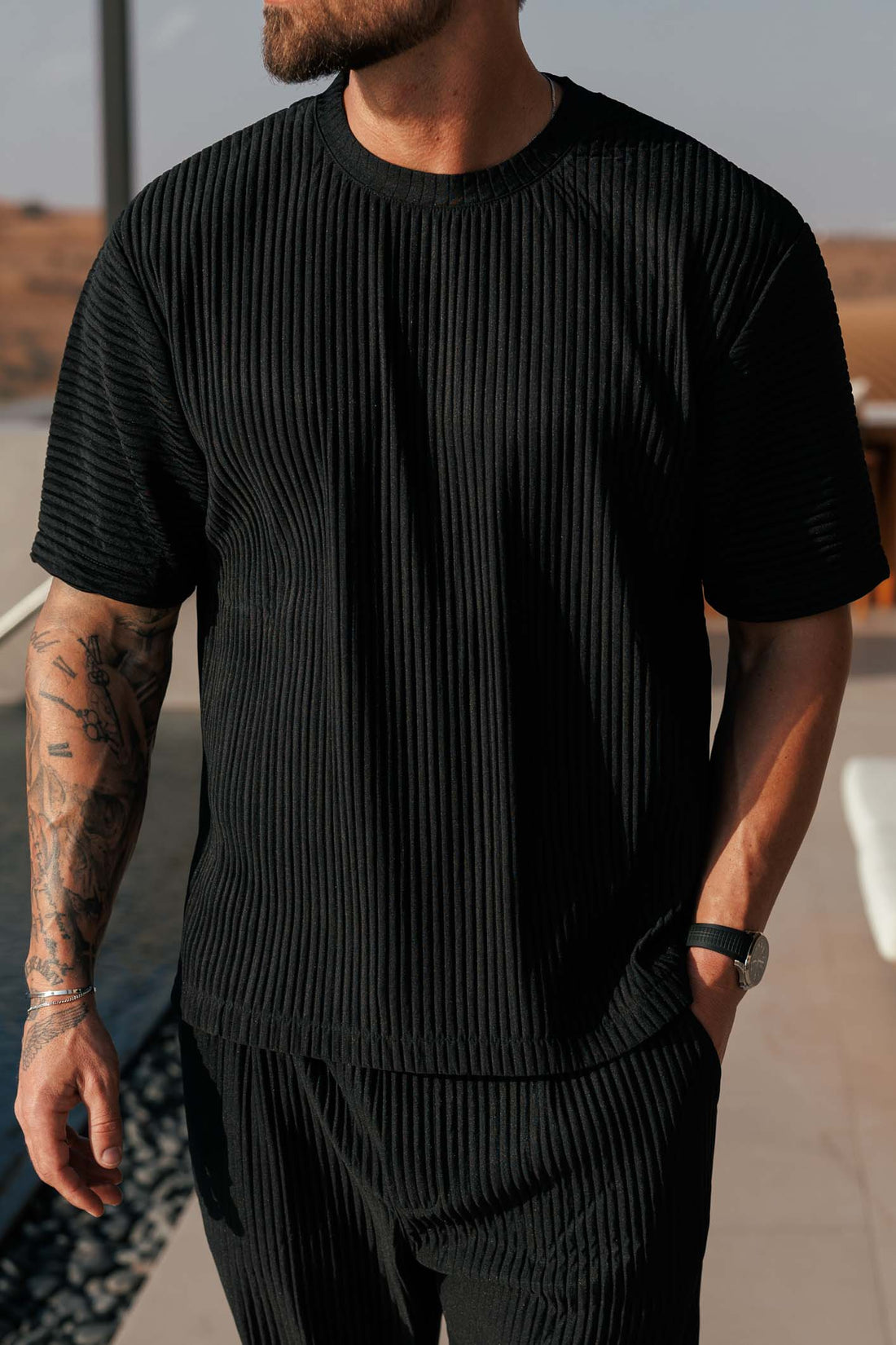 LEGEND LONDON T-SHIRT PLEATED T-SHIRT - BLACK