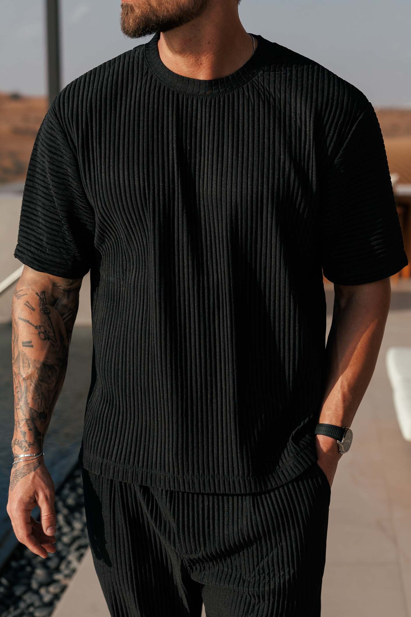 LEGEND LONDON T-SHIRT PLEATED T-SHIRT - BLACK