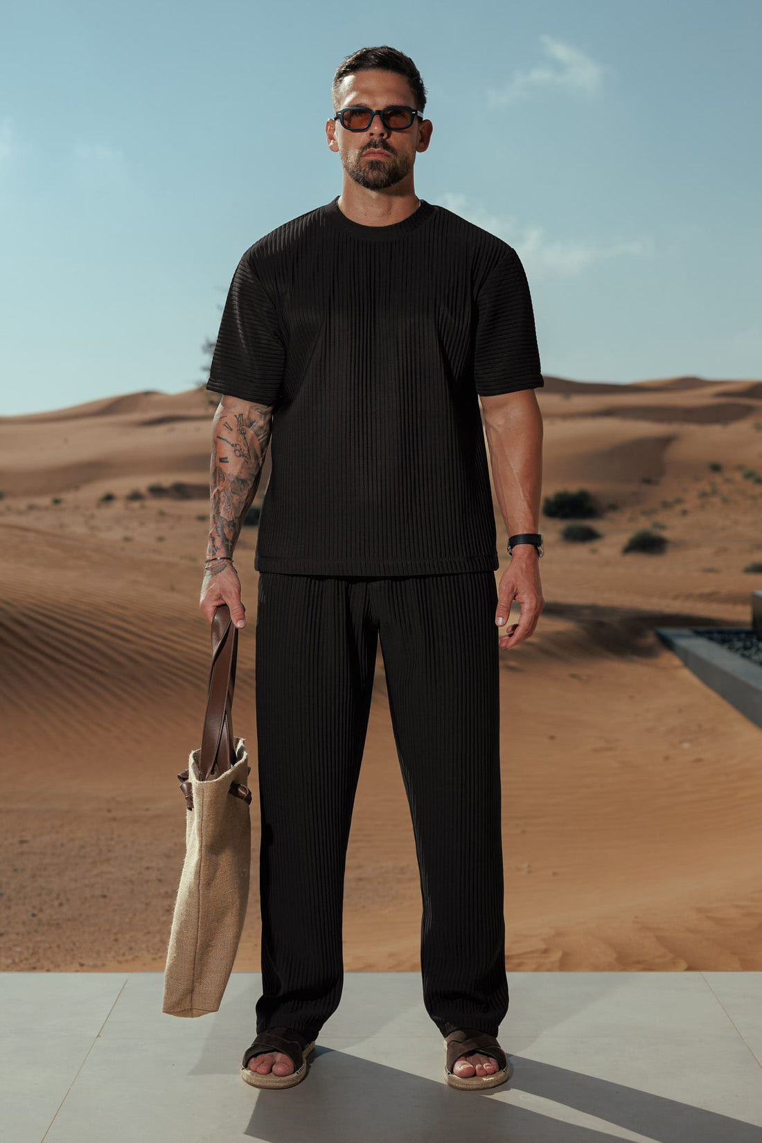 LEGEND LONDON T-SHIRT PLEATED T-SHIRT - BLACK