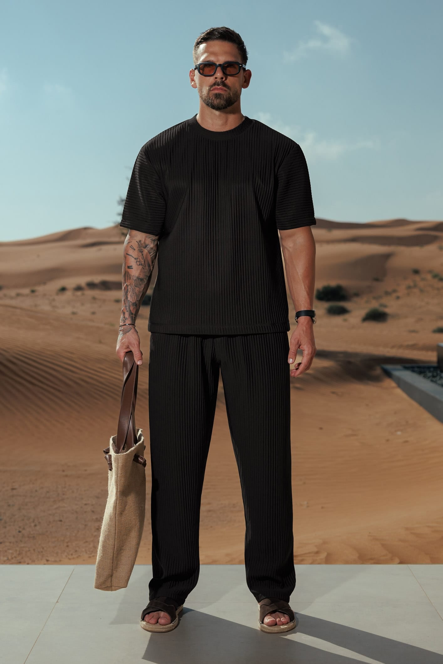 LEGEND LONDON T-SHIRT PLEATED T-SHIRT - BLACK