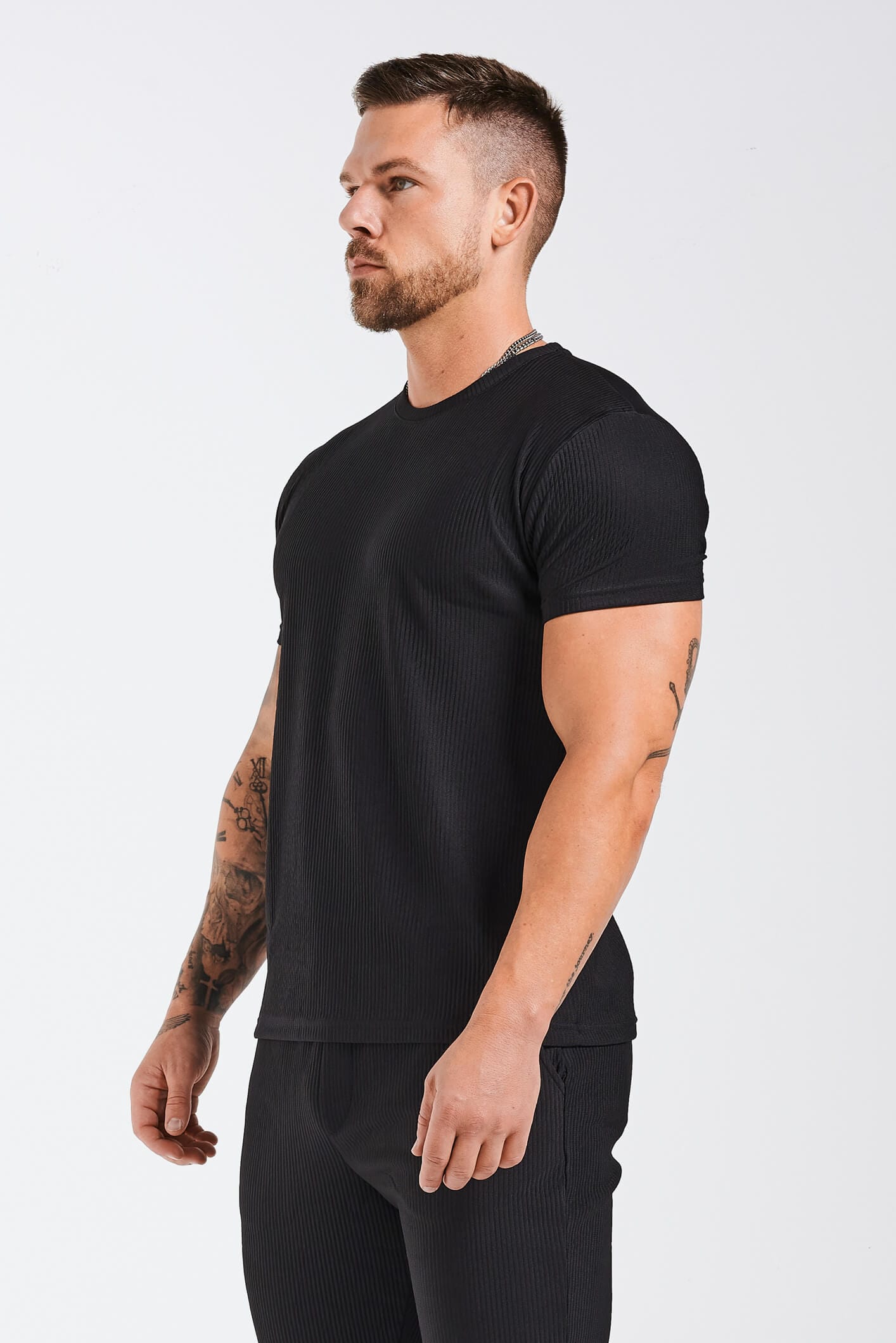 PLEATED T-SHIRT - BLACK – Legend London