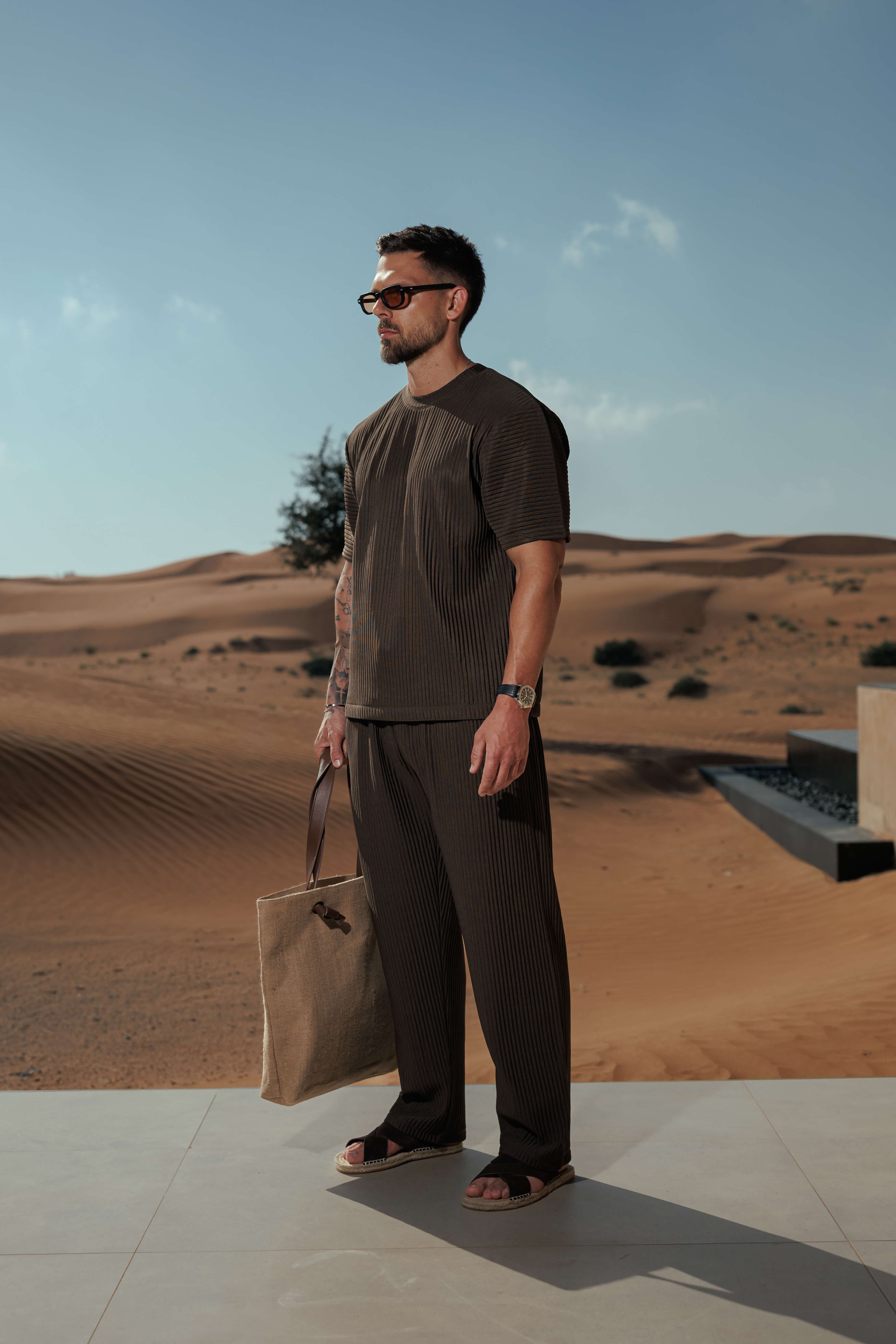 LEGEND LONDON T-SHIRT PLEATED T-SHIRT - BROWN