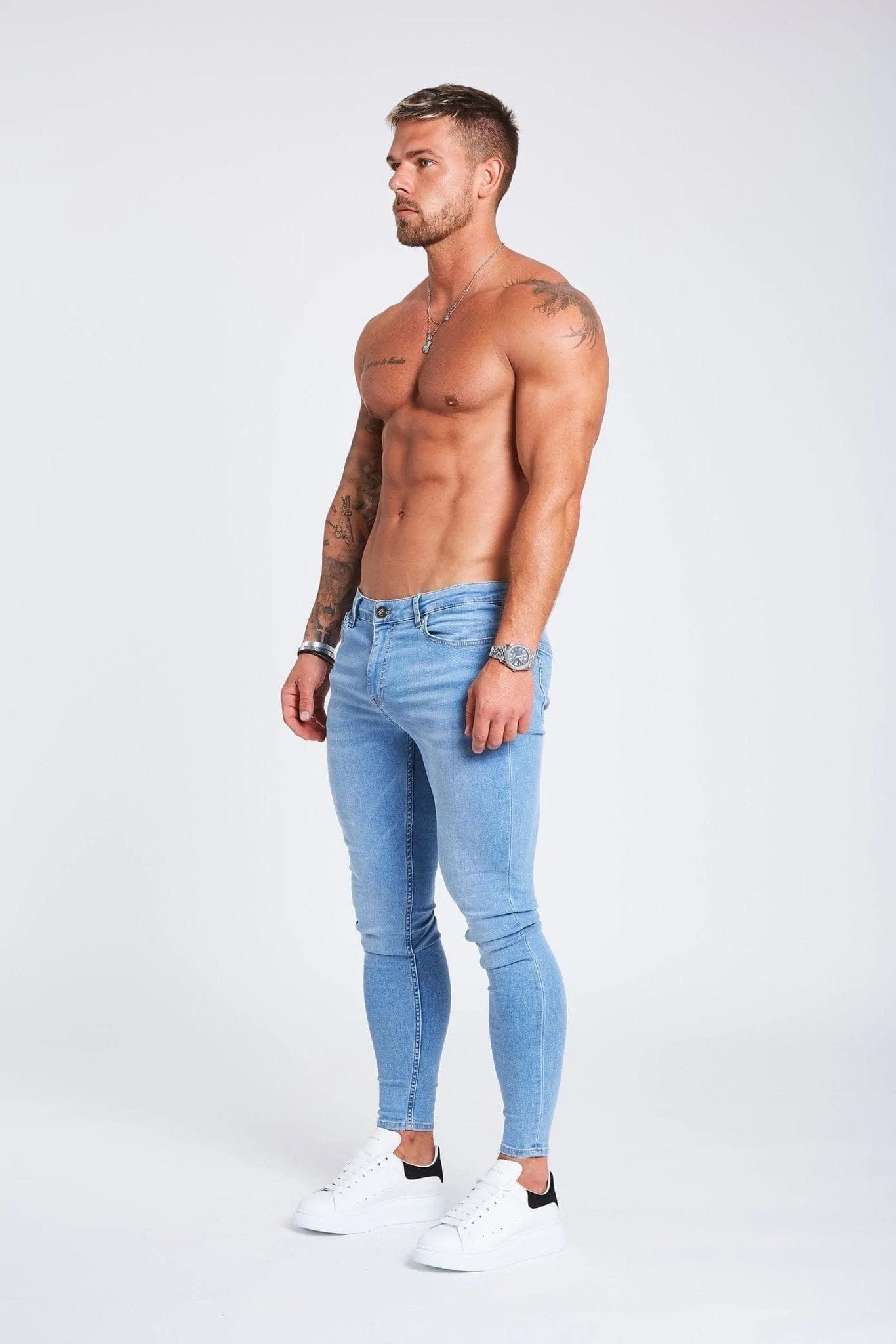 LIGHT BLUE JEANS - NON RIPPED