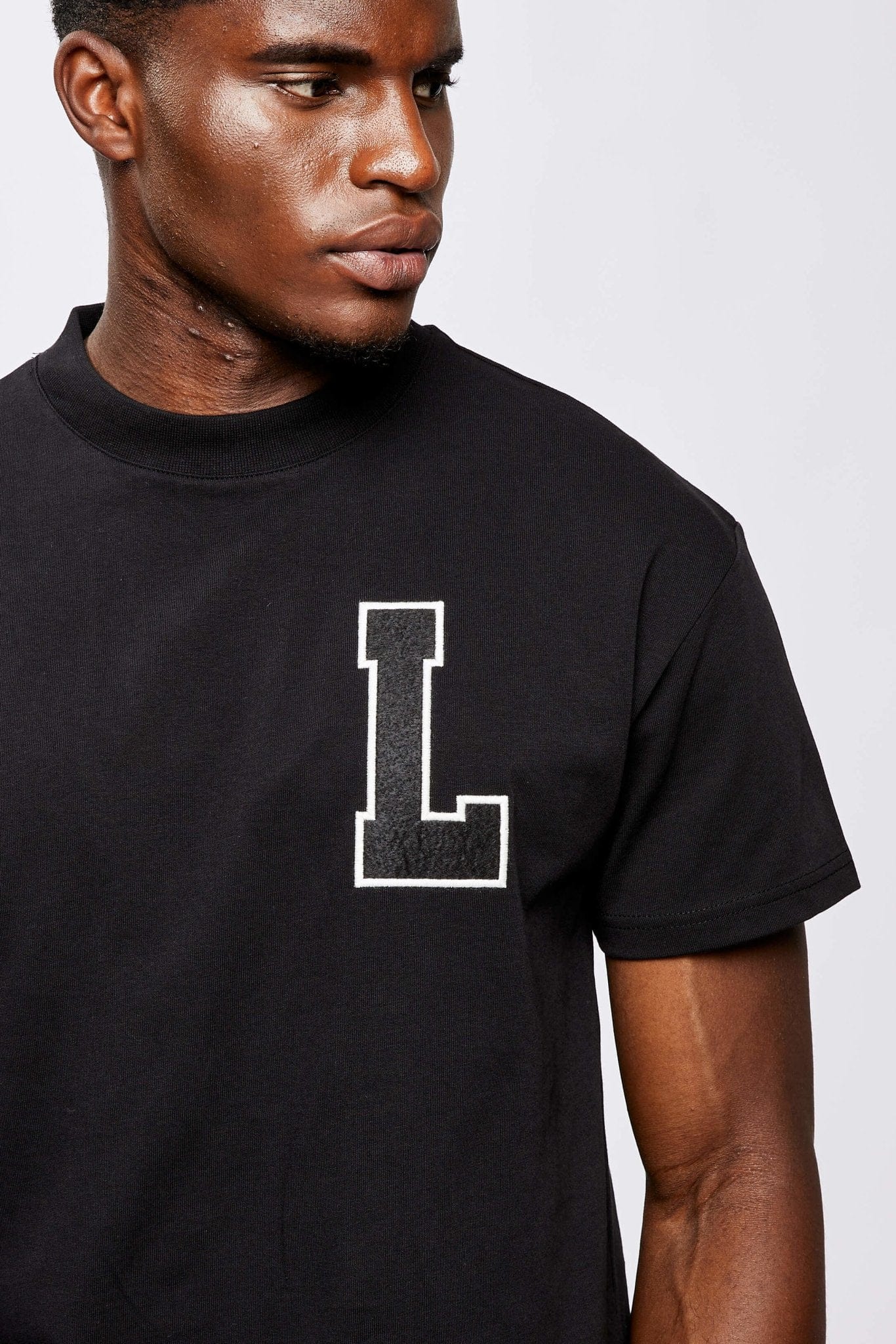 Legend London T-SHIRT VARSITY L T-SHIRT - BLACK